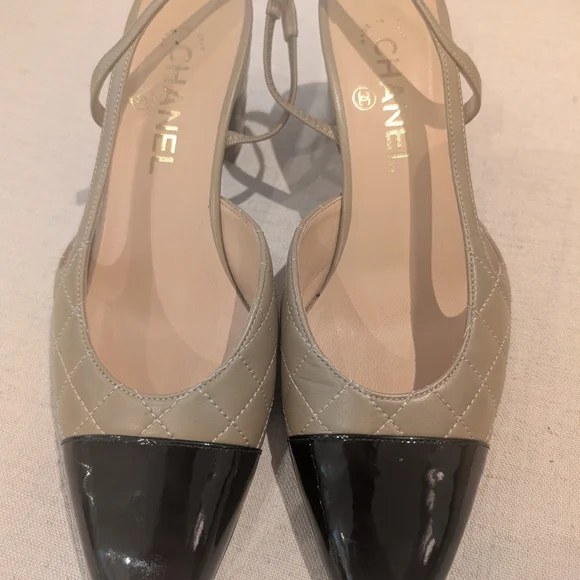 CHANEL Two-Tone Quilted Slingback Heels - Picture 2 of 8
